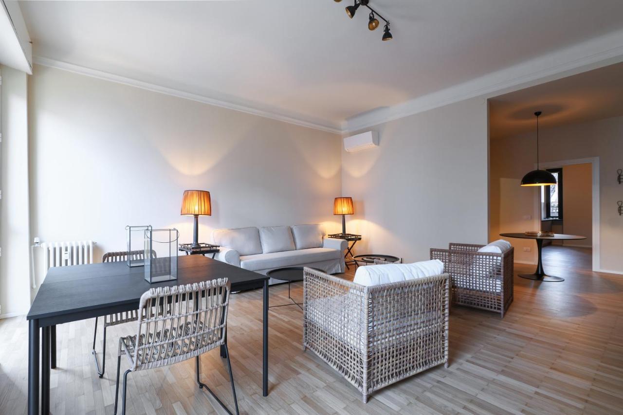 Luxury San Babila Apartment Milan Luaran gambar