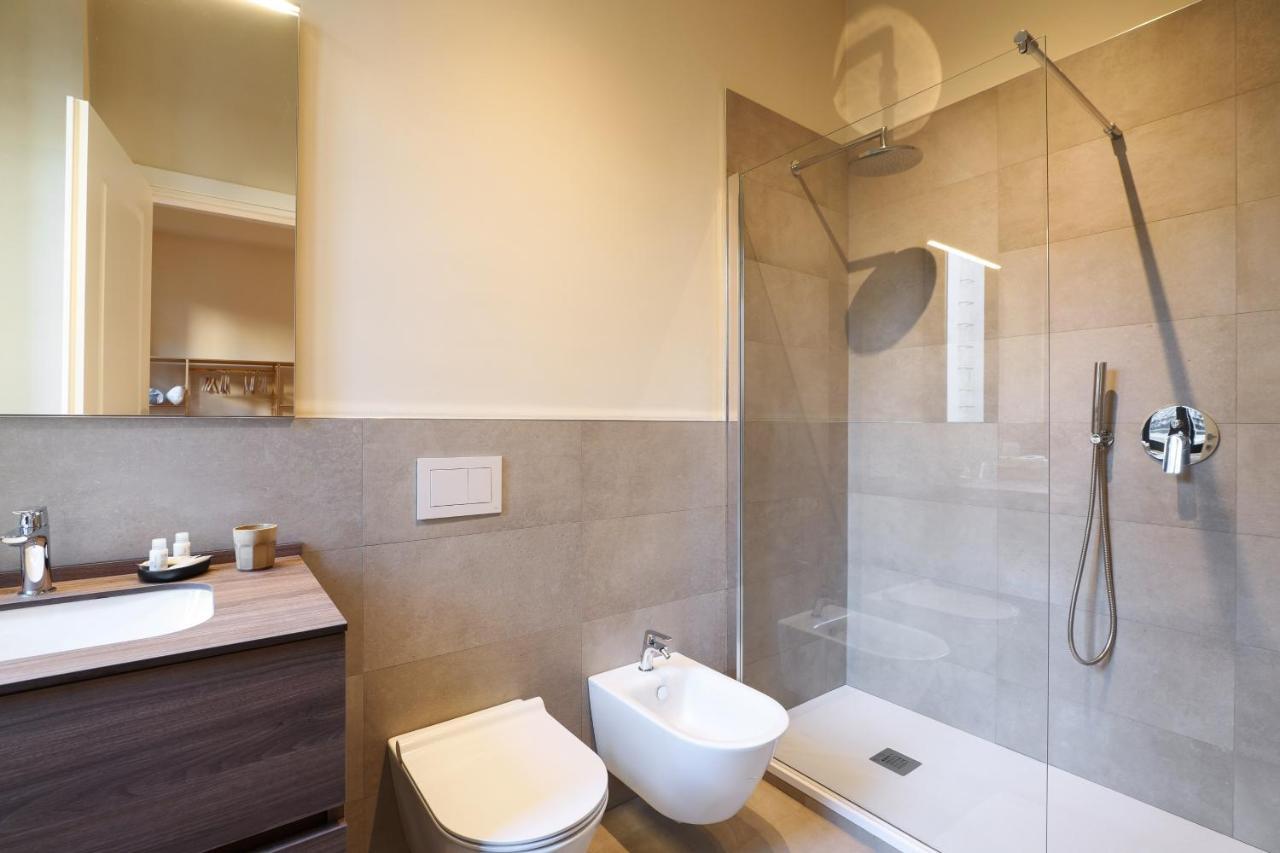 Luxury San Babila Apartment Milan Luaran gambar