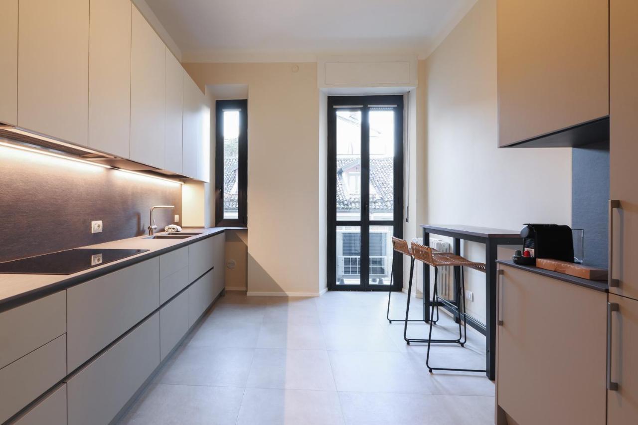 Luxury San Babila Apartment Milan Luaran gambar